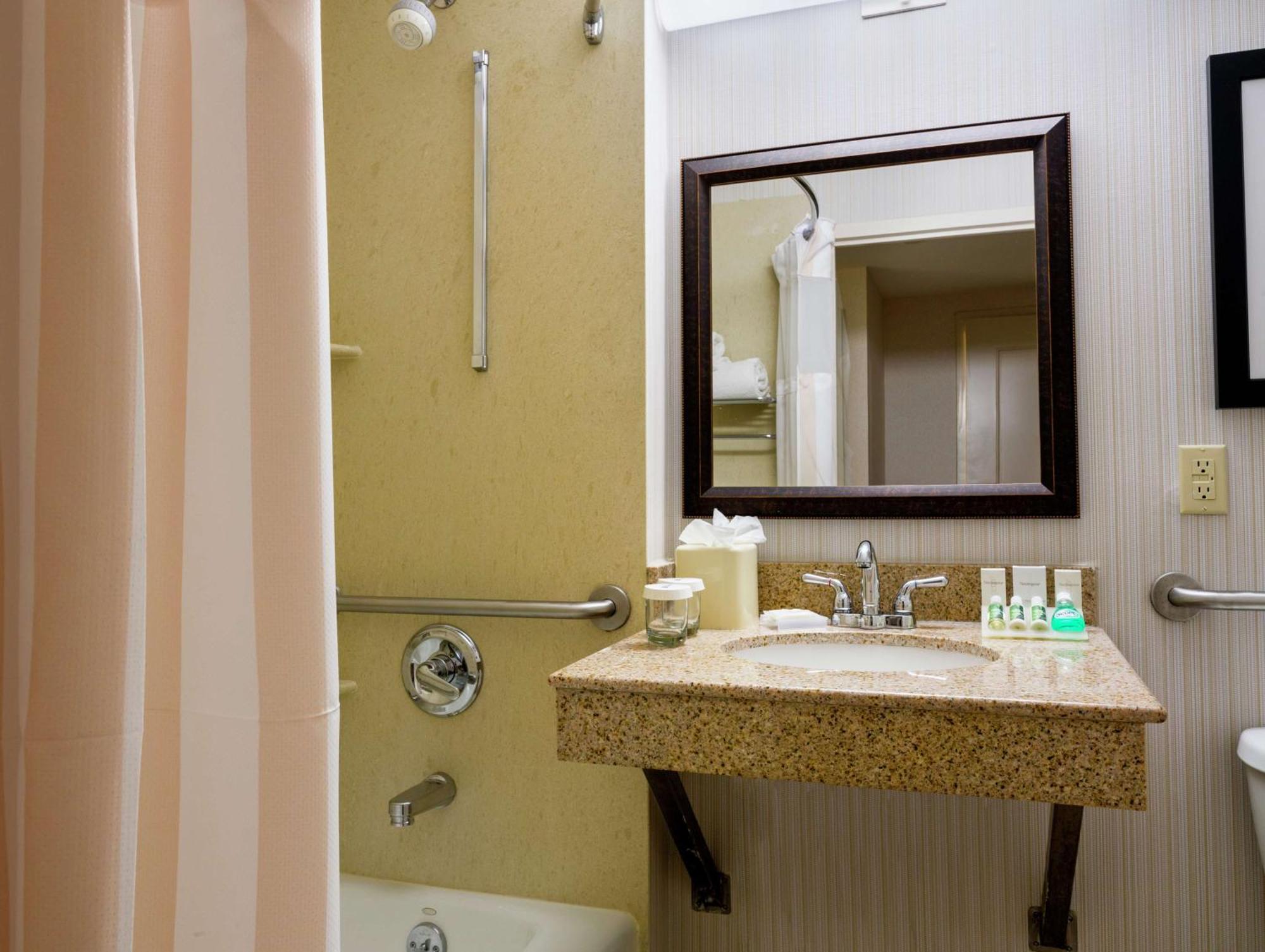 Hilton Garden Inn Queens/JFK New York Exterior foto